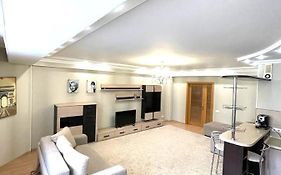 Large, Comfortable Apartment