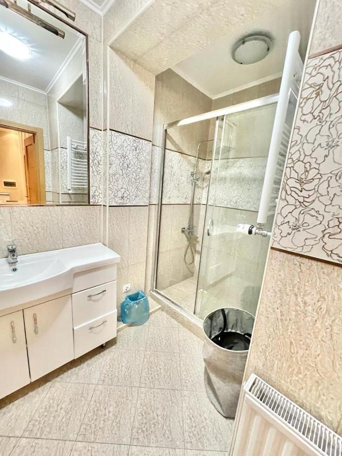 Large, Comfortable Apartment Chisinau Exterior foto